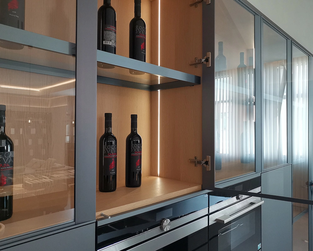 light brown kitchen cabinets